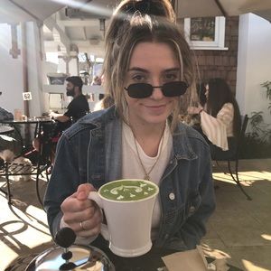 Meet your Posher, Olivia